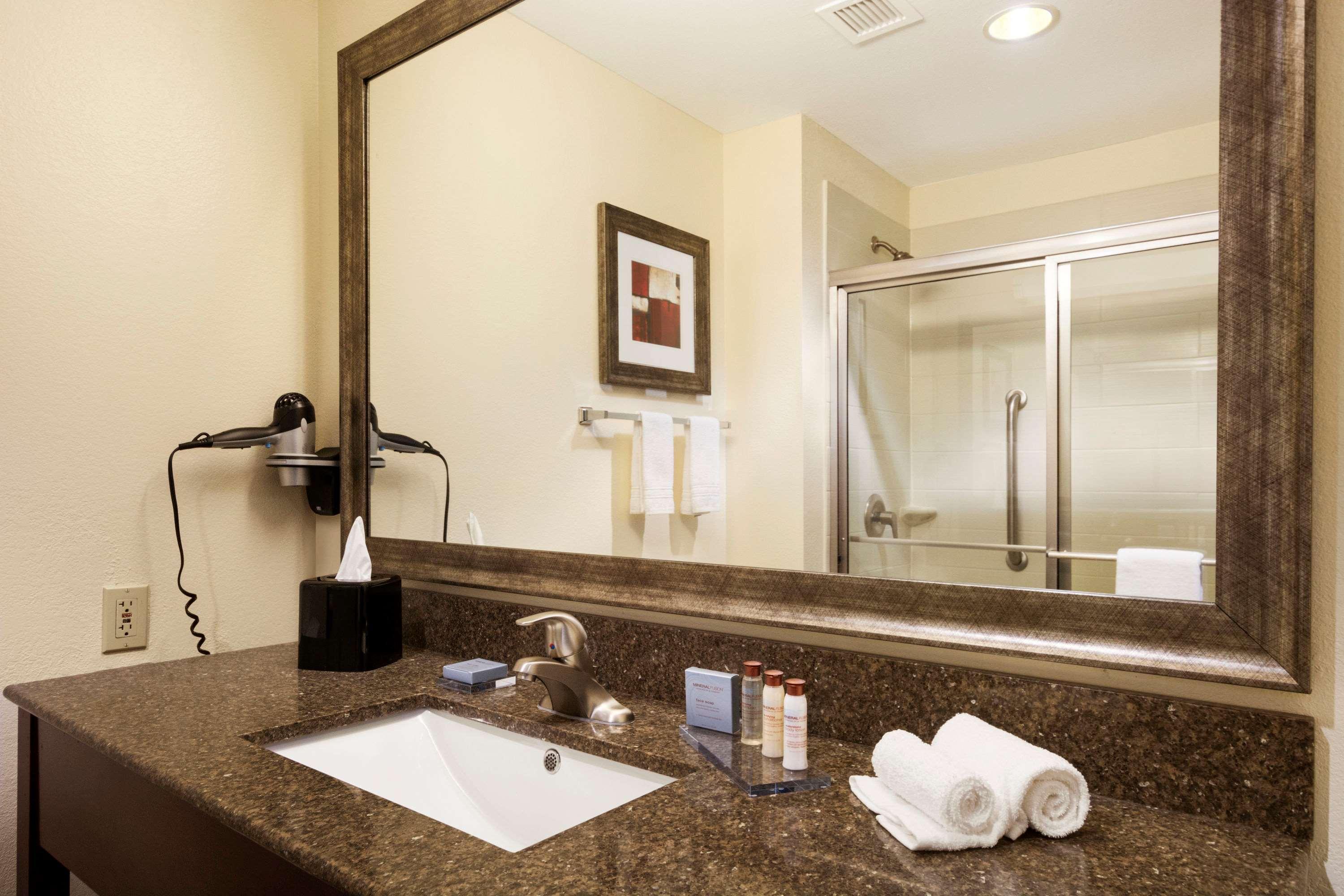 Hotel Wingate By Wyndham 3*