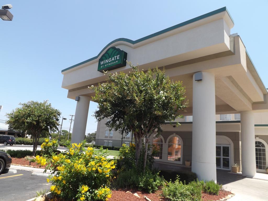 Wingate By Wyndham Hotel