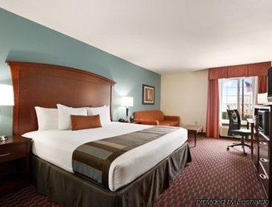 Wingate By Wyndham Hotel 3*