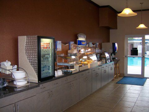 Wingate By Wyndham Hotel