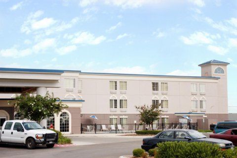 Wingate By Wyndham Hotel